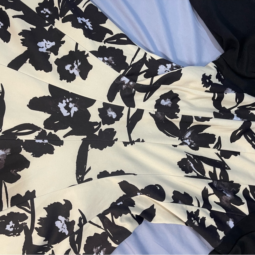 Julian Taylor Black and Cream Floral Midi Dress - Picture 5 of 16
